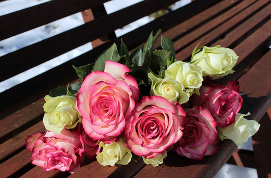 "Celebra la Semana de la Secretaria en Panamá con Noemi Flowers: Expresa Tu Gratitud con Elegantes Arreglos Florales" Floristería Noemi Flowers