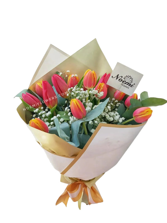 Bouquet de 20 Tulipanes naranjas envueltos en papel - Floristería Noemi Flowers