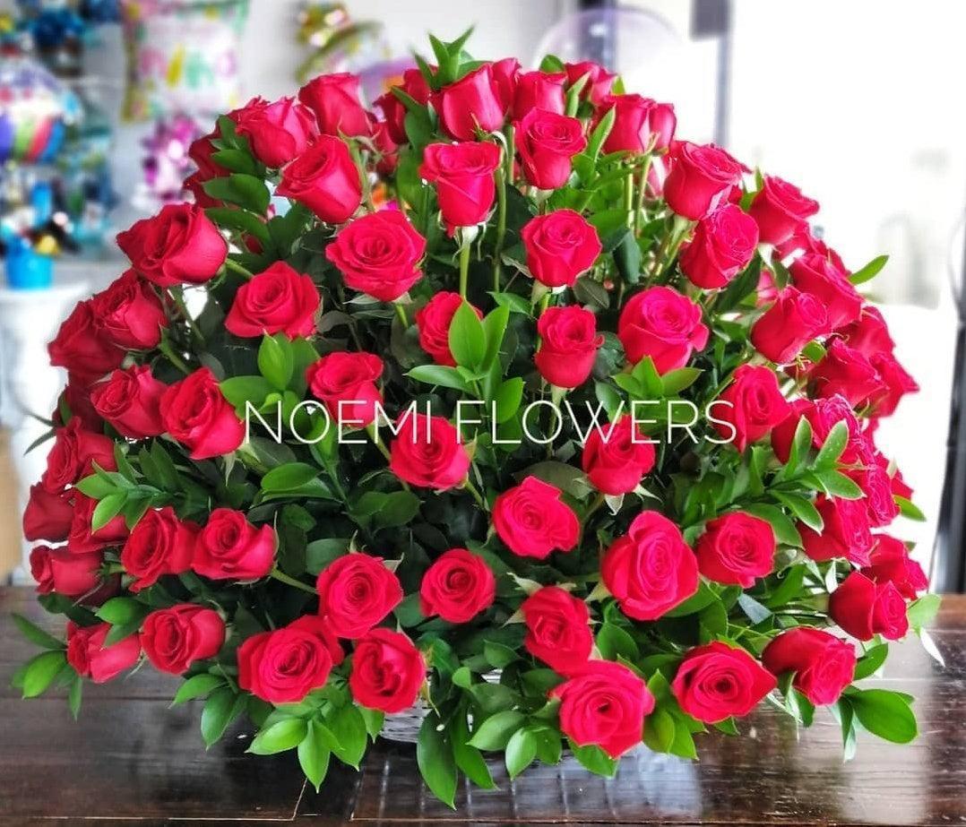 Corazón Irreemplazable - 150 rosas rojas - Floristería Noemi Flowers