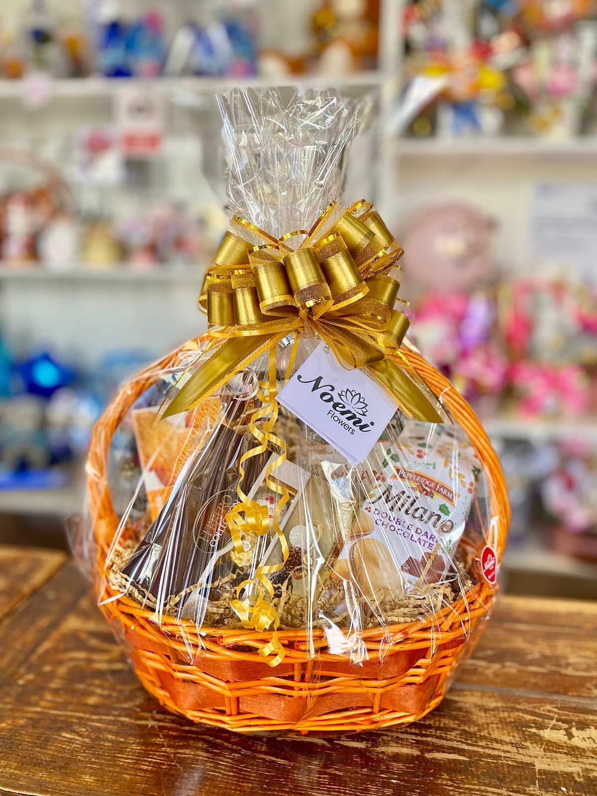 Canasta de Galletas y Chocolates