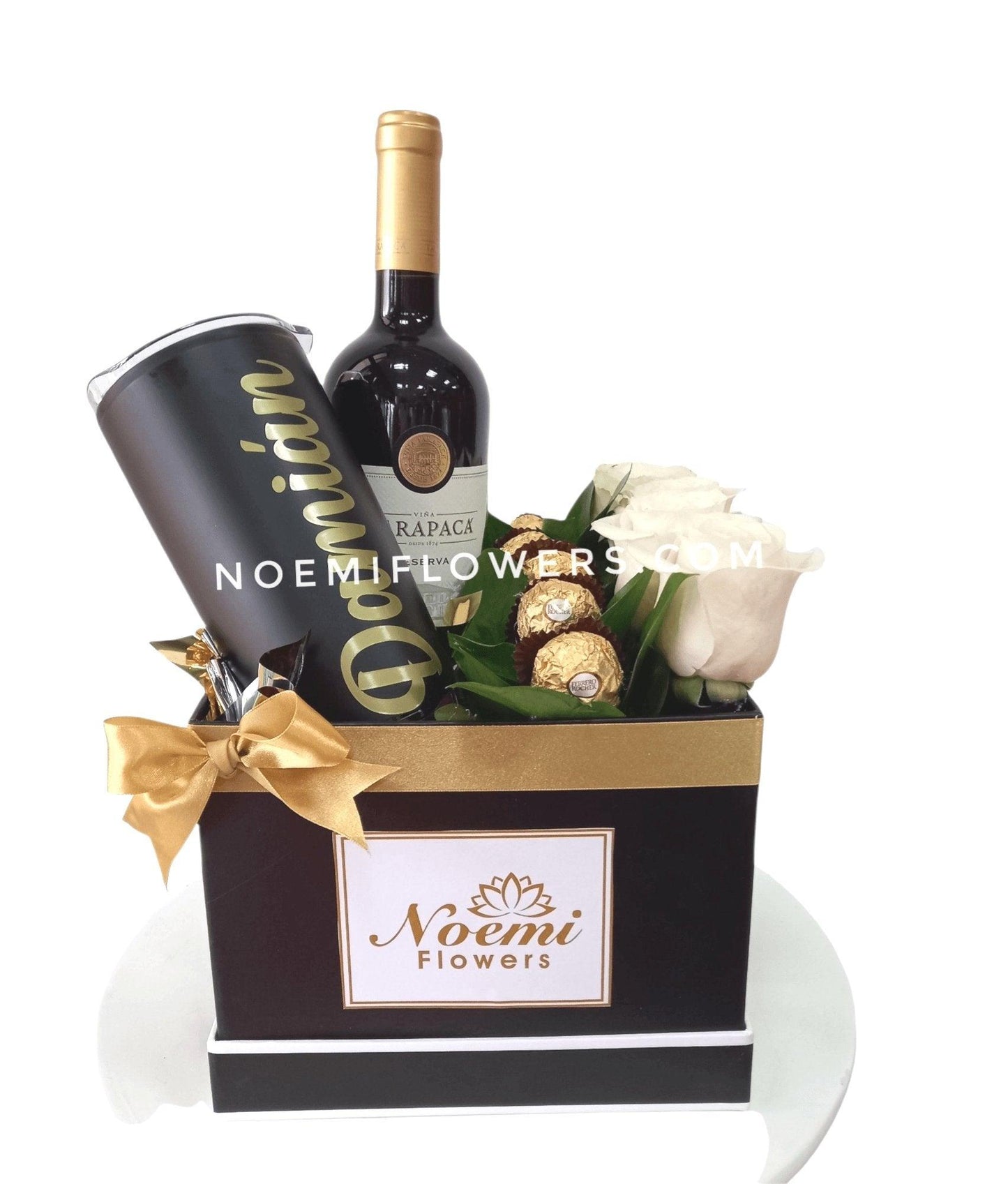 Caja Negra con rosas, botella de vino y chocolates Ferrero Rocher - Floristería Noemi Flowers