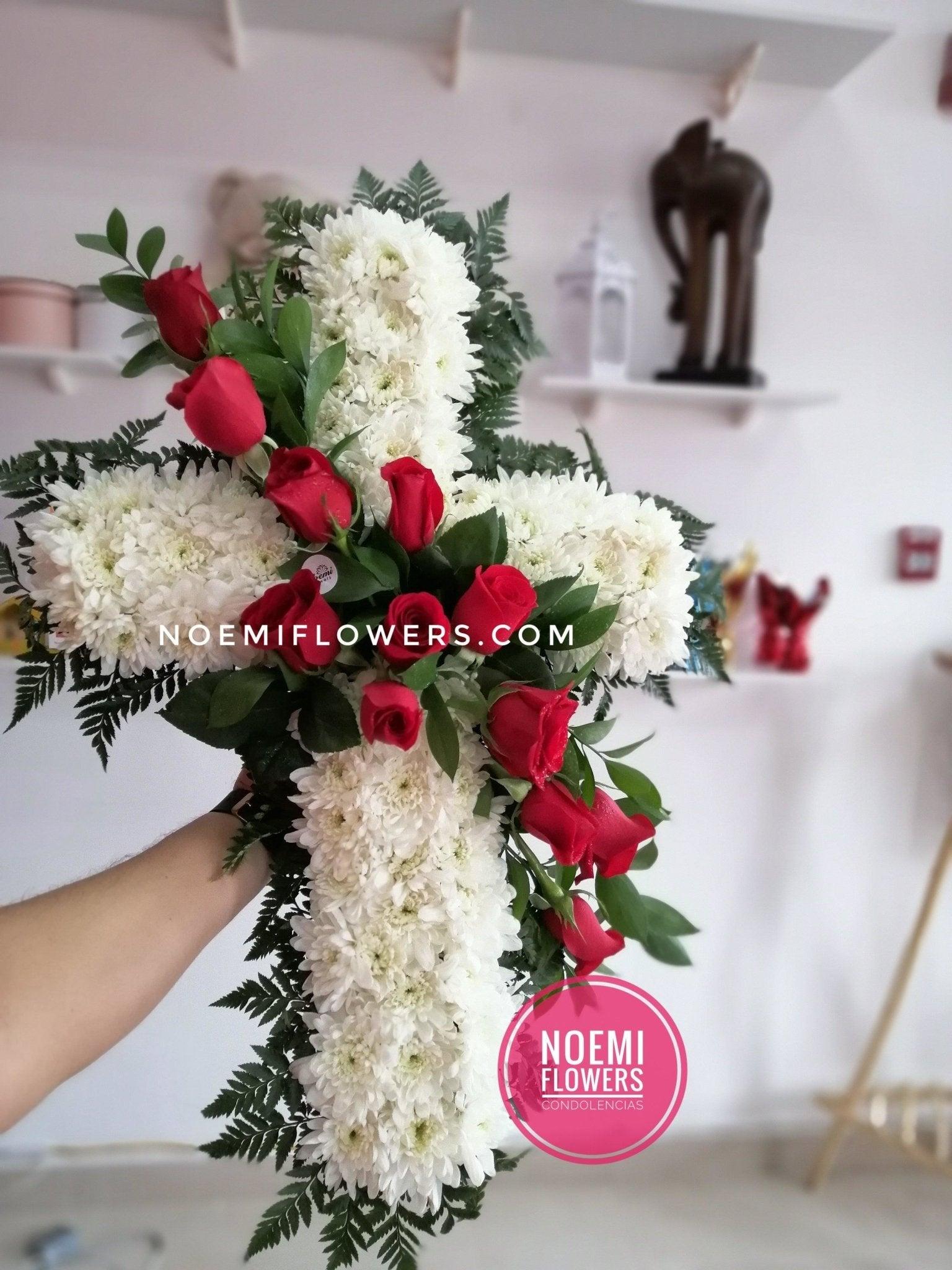 Cruz En Memoria Eterna - Floristería Noemi Flowers