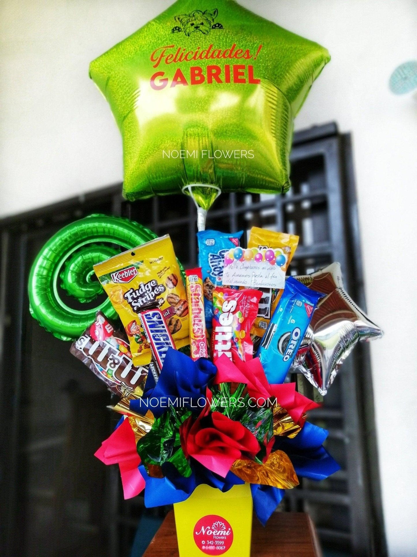 Arreglo Cumpleaños 05 - Floristería Noemi Flowers