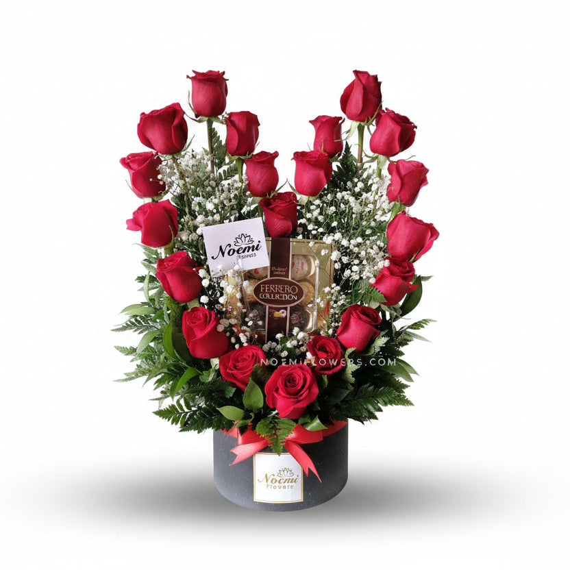 Arreglo con 20 rosas rojas en forma de corazón y una caja de Ferrero Rocher - Floristería Noemi Flowers
