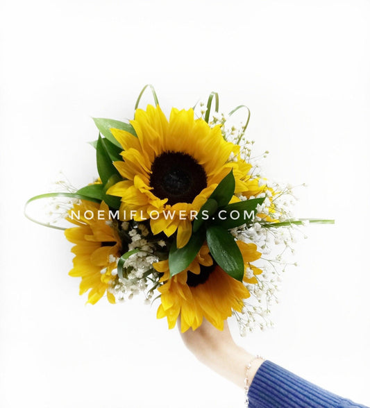 Ramo de Novia con Girasoles y Gipsofilia - Floristería Noemi Flowers