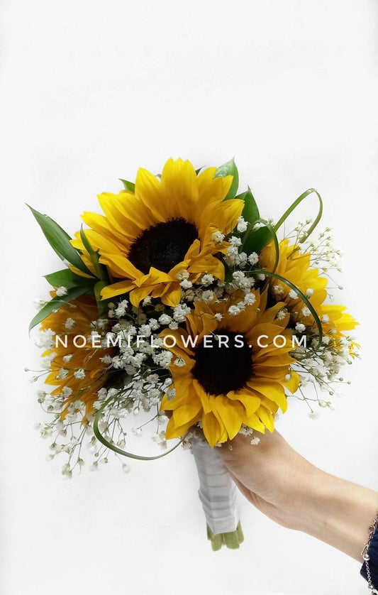 Ramo de Novia con Girasoles y Gipsofilia - Floristería Noemi Flowers