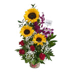 Arreglo de girasoles rosas y orquídeas moradas - Floristería Noemi Flowers.