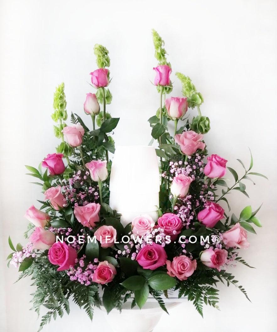 Arreglo para Urna 02 - Floristería Noemi Flowers