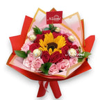 Bouquet de 25 Rosas entre rojas(10) y rosadas(15), con girasol, follaje y 5 bombones de chocolate Ferrero Rocher -  Floristería Noemi Flowers