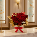 Caja de rosas rojas en forma de corazón con 60-65 flores premium. - Floristería Noemi Flowers.