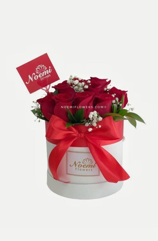 Caja Redonda 12 rosas - Floristería Noemi Flowers