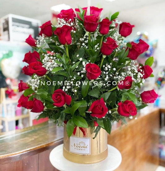 Caja de 50 Rosas - Floristería Noemi Flowers