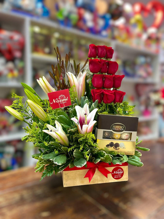 Arreglo de Rosas Rojas Lirios y Caja de Ferrero Rocher- Floristería Noemi Flowers