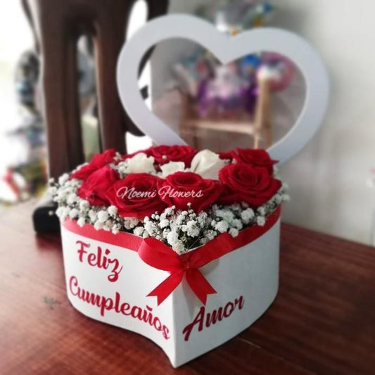 Caja Amor Personalizada - Floristería Noemi Flowers