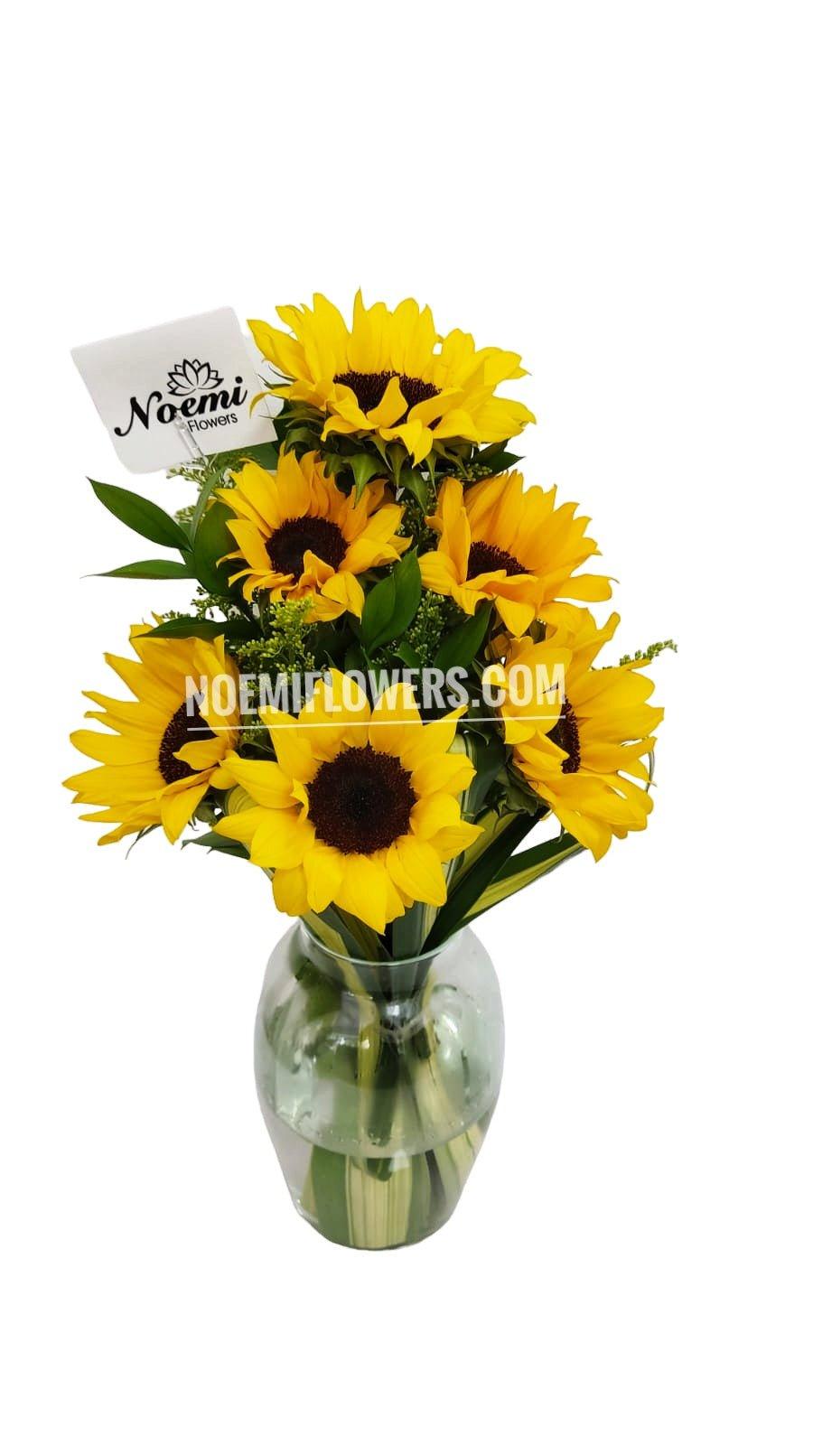 Jarrón con 6 Girasoles - Floristería Noemi Flowers
