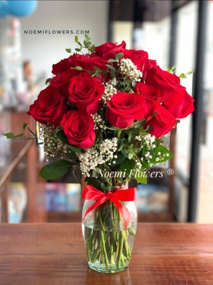 Jarrón de Rosas Amarte - Floristería Noemi Flowers