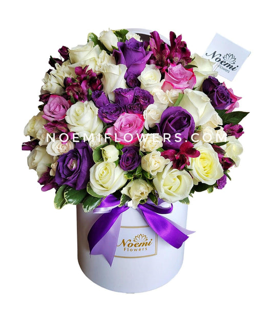 Mañana Lila confeccionado de rosas, mini rosas y astromelias  - Floristería Noemi Flowers
