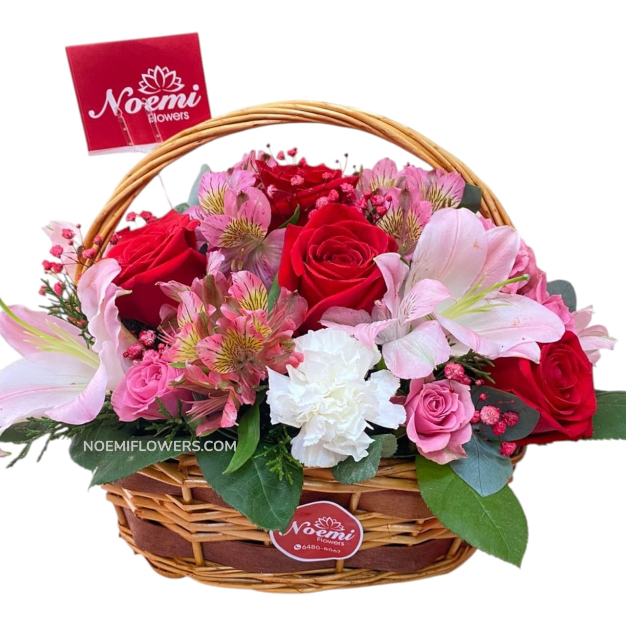 Compuesta de rosas, claveles, artromelias, mini rosas, en canasta - Floristería Noemi Flowers.