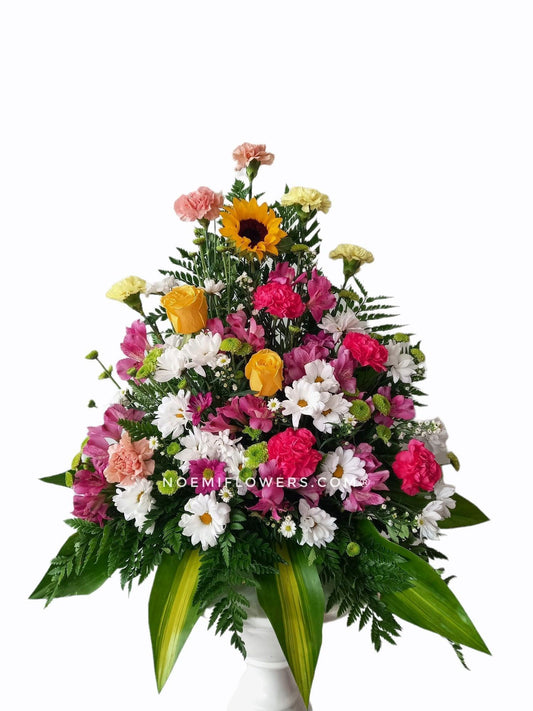 Hermoso arreglo en flores variadas para inauguracion de negocio, tamaño mediano - Floristería Noemi Flowers