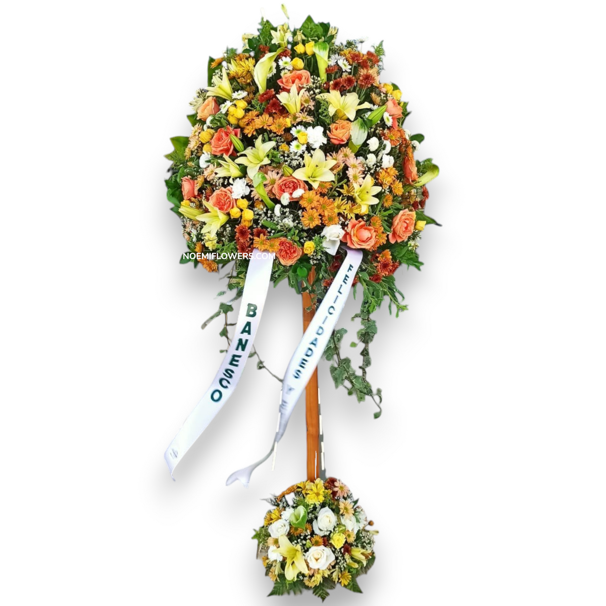 Confeccionado con Rosas, Mini Rosas, Claveles, Margaritas, Lirios, Cala, Follaje variado - Floristería Noemi Flowers