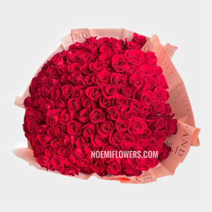 Ramo Buchón 150 rosas - Floristería Noemi Flowers