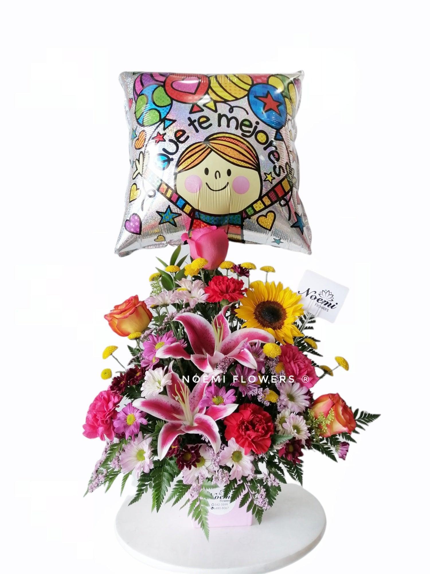 Arreglo de Flores variadas con globo Floristería Noemi Flowers