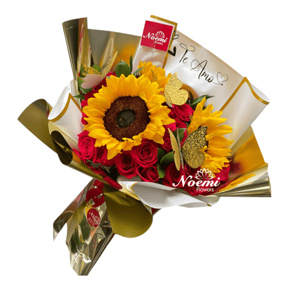 Ramo Buchón de 50 rosas y 3 Girasoles, follaje, radiantes mariposas, personalizado con frase corta, papeles decorativos y lazo - Floristería Noemi Flowers