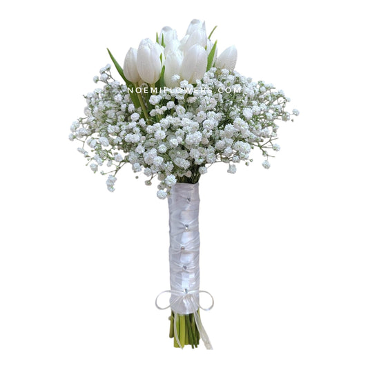 Ramo de novia compuesto por tulipanes y Gipsofilia - Floristería Noemi Flowers