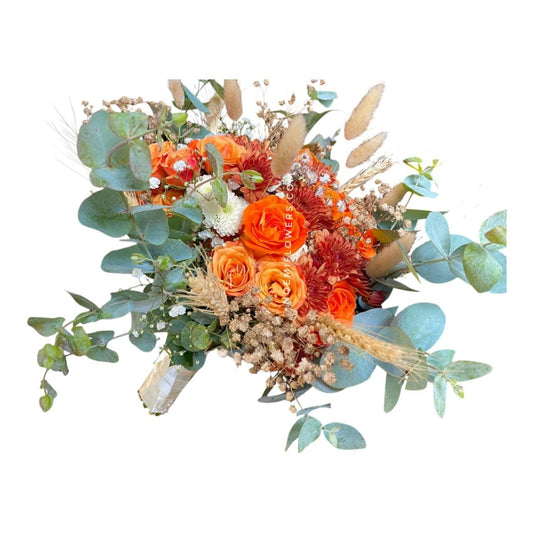 Ramo de novia con rosas y eucalipto- -Floristería Noemi Flowers. 