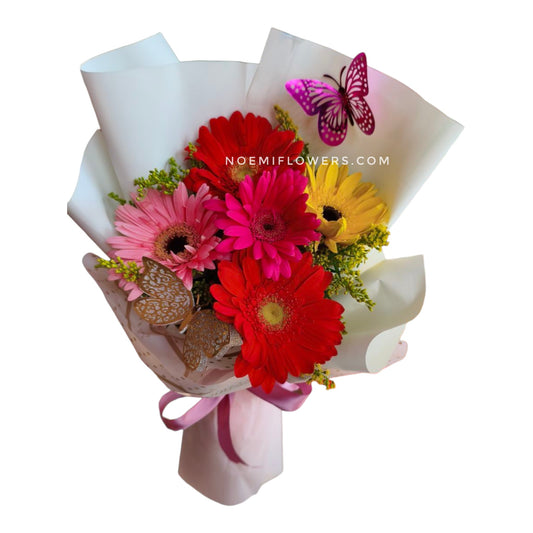 Bouquet compuesto de gerberas, solidago y mariposas 3D - Floristería Noemi Flowers