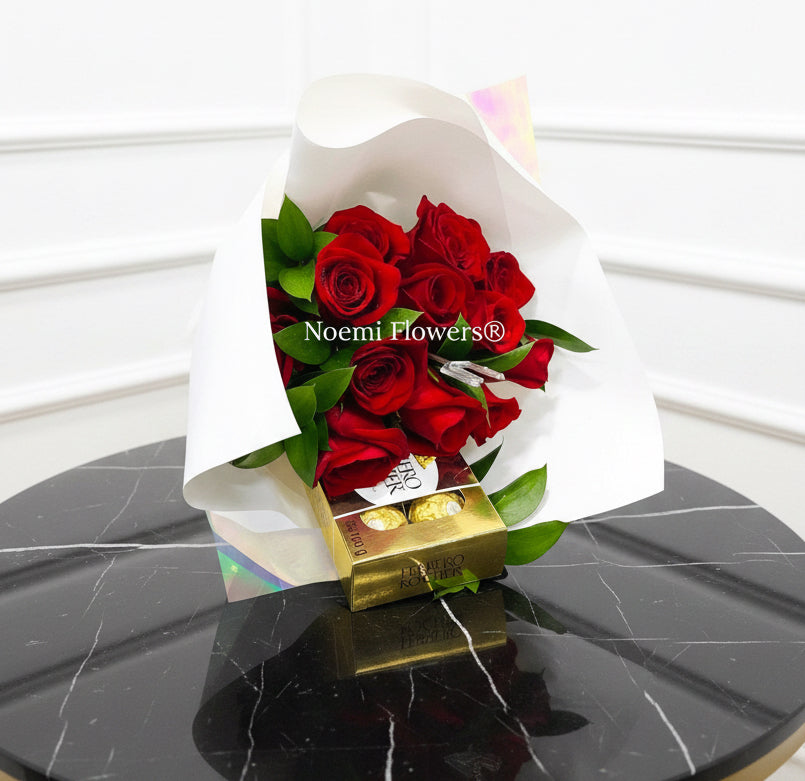 Bouquet de 12 Rosas con Ferrero - Floristería Noemi Flowers