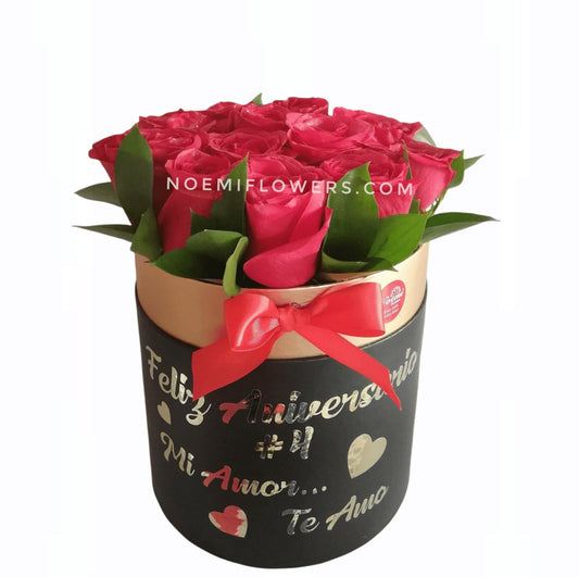 Caja 12 rosas personalizada Floristería Noemi Flowers