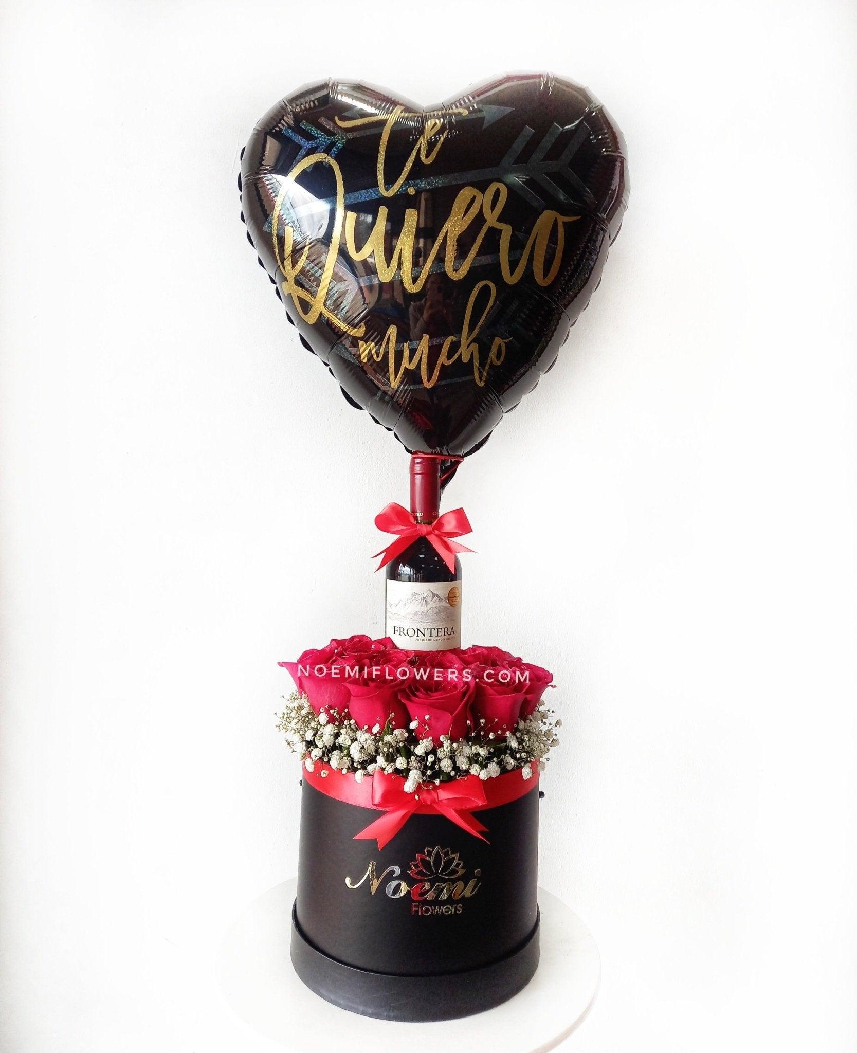 Caja rosas con Vino y globo - Floristería Noemi Flowers