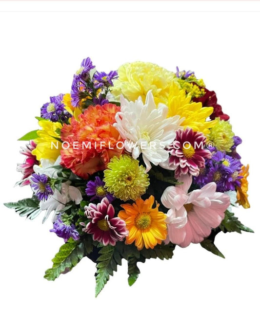 Centro de mesa pequeños con colores variados -Floristería Noemi Flowers