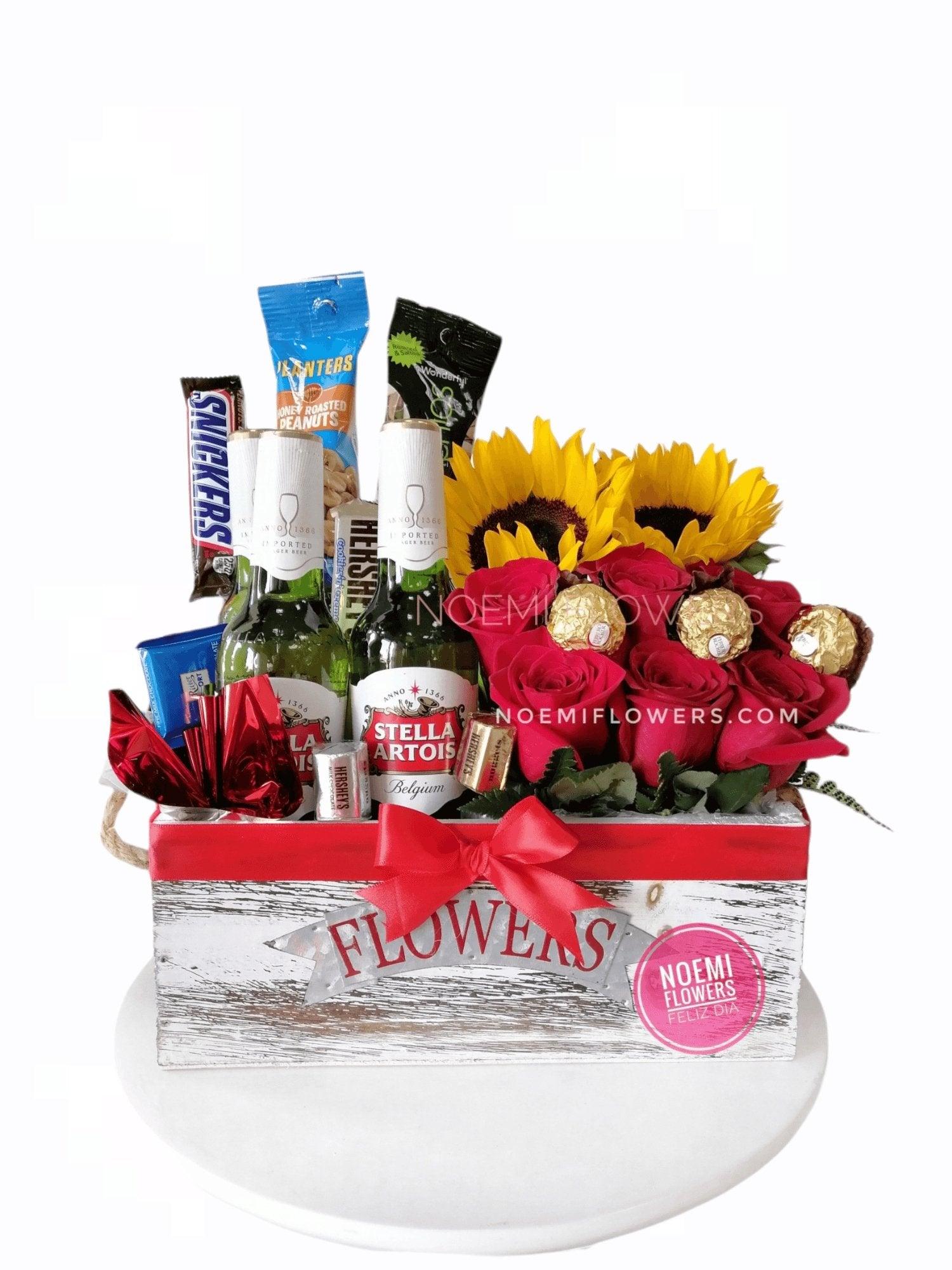 Dia Soleado confeccionado de girasoles, rosas bombones ferreros rocher, snacks y cervezas - Floristería Noemi Flowers