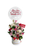 Arreglo Graduación con rosas astromelias y bombones Ferrero Rocher - Floristería Noemi Flowers