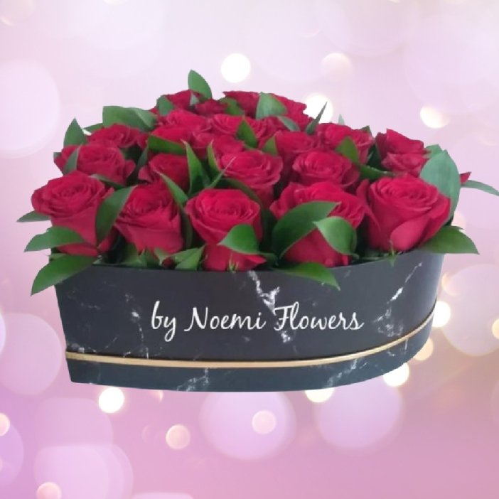 Caja Corazón de 24 Rosas - Floristería Noemi Flowers
