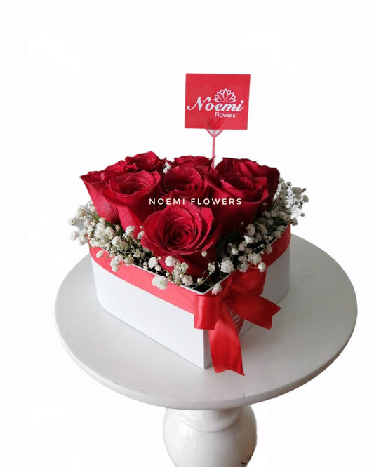 Caja Corazón de 9 Rosas - Floristería Noemi Flowers