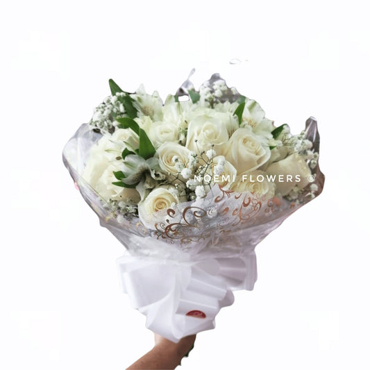 Bouquet de 24 Rosas Blancas - Floristería Noemi Flowers