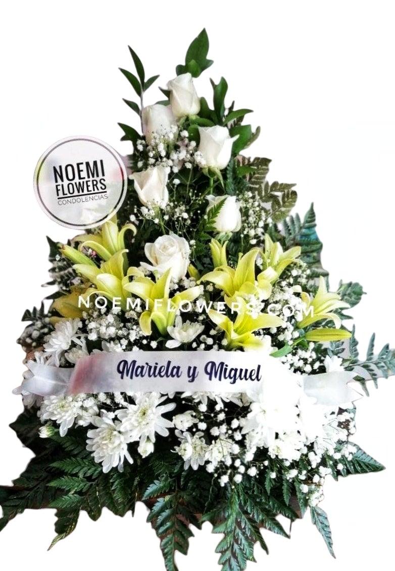 Arreglo Funeral AF-01 - Floristería Noemi Flowers