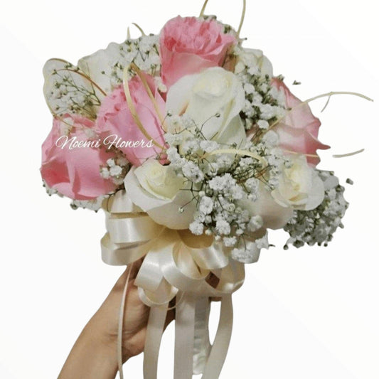 Ramo de Novia de rosas blancas y rosadas con gipsofilia - Floristería Noemi Flowers